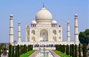 Exclusive Real Money Betting Sites India vs MelBet: Which Is Better for Indians in 2026?
